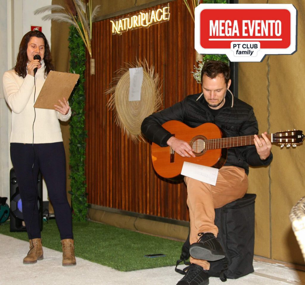 Carolina Rolim personal trainer e cantora.